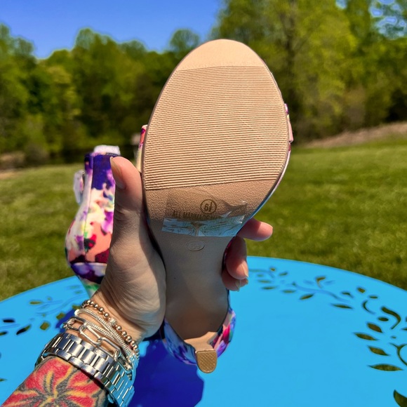 Glister flowered heels - Picture 4 of 5